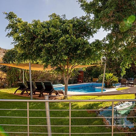 Iris Stone Built Villa มิลาโตส ภายนอก รูปภาพ