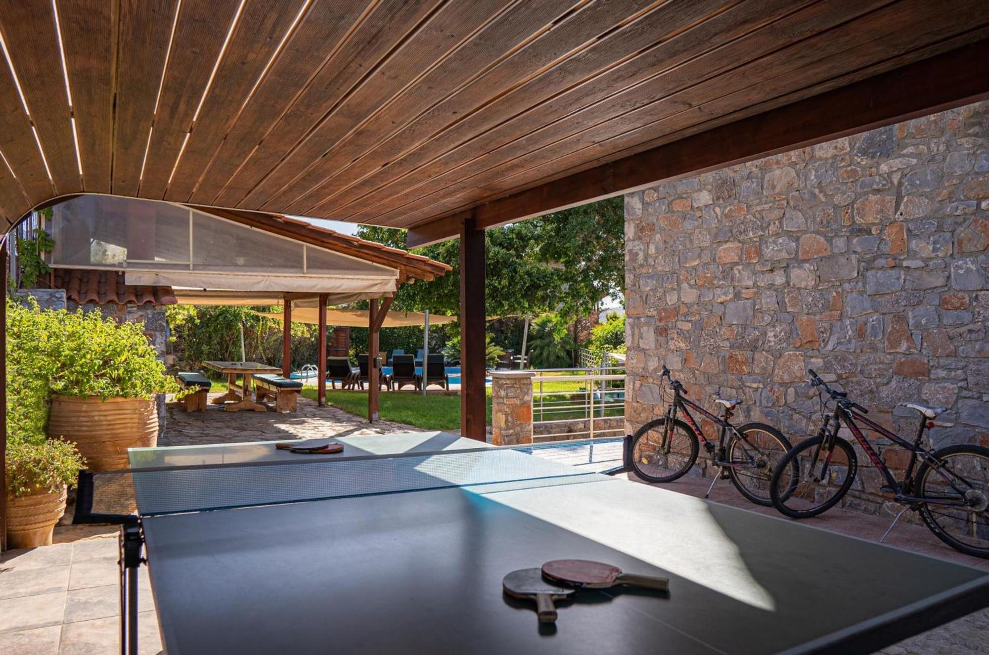 Iris Stone Built Villa มิลาโตส ภายนอก รูปภาพ