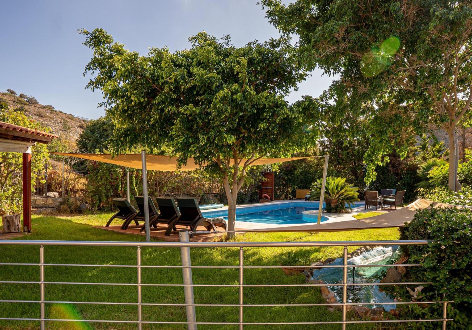Iris Stone Built Villa มิลาโตส ภายนอก รูปภาพ