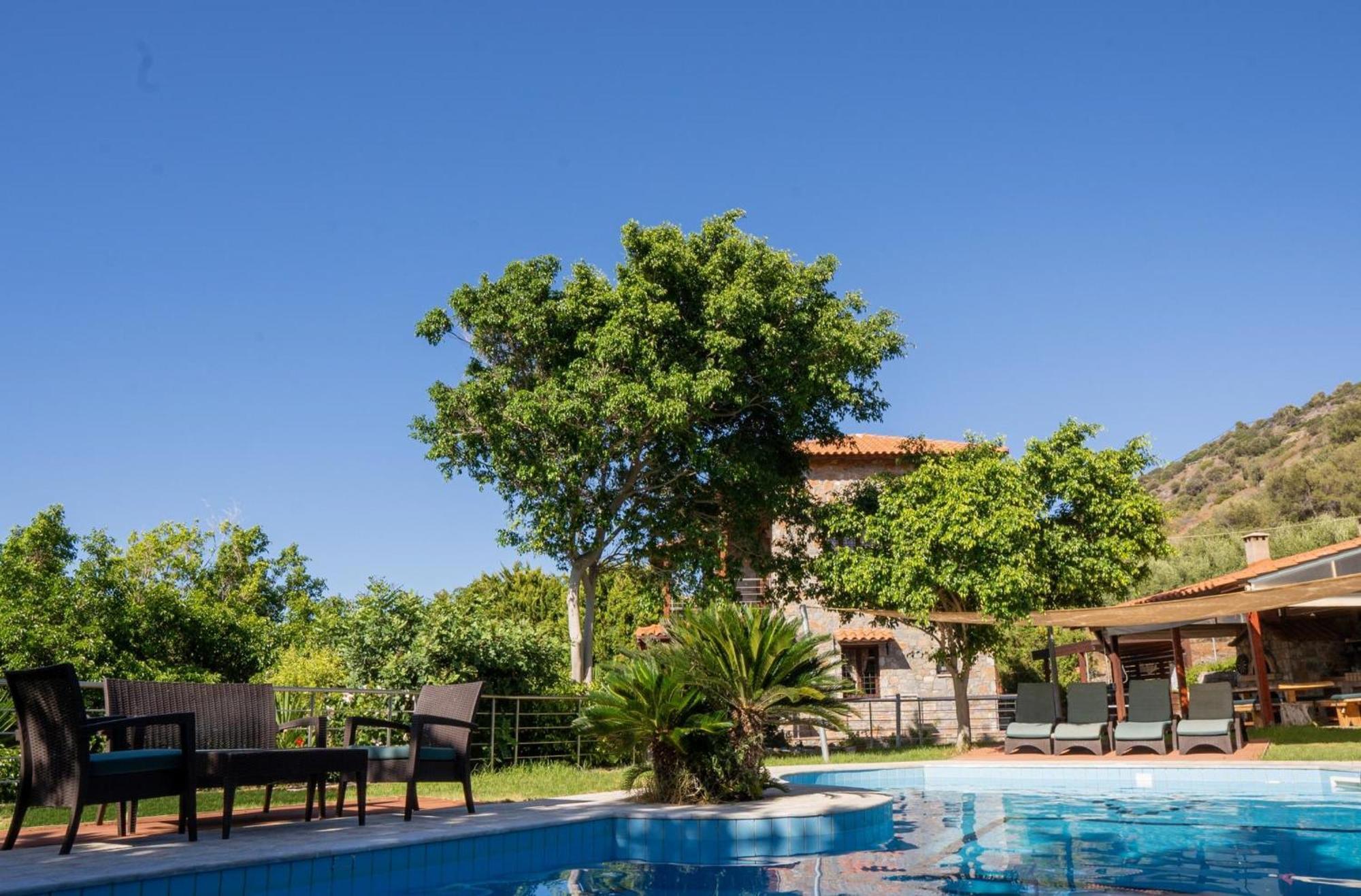 Iris Stone Built Villa มิลาโตส ภายนอก รูปภาพ